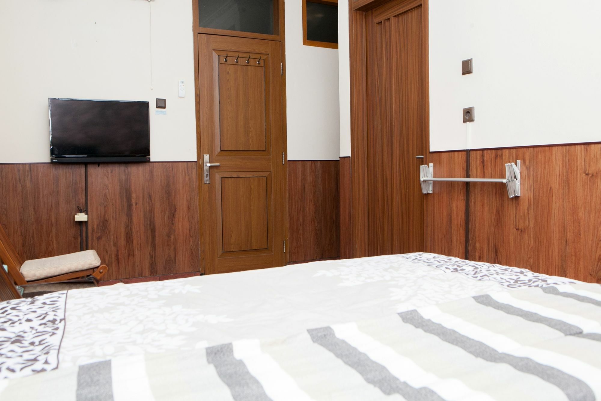 Reddoorz Plus Near Riau Street Bandung Exteriör bild