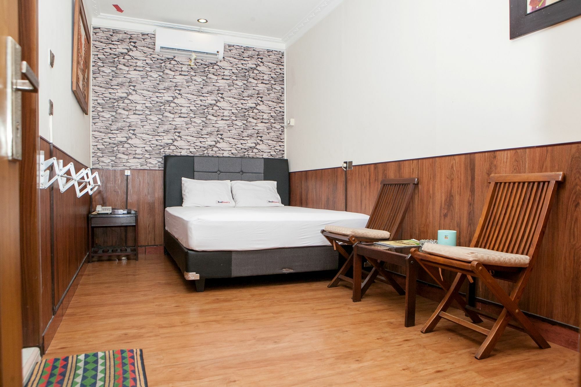 Reddoorz Plus Near Riau Street Bandung Exteriör bild